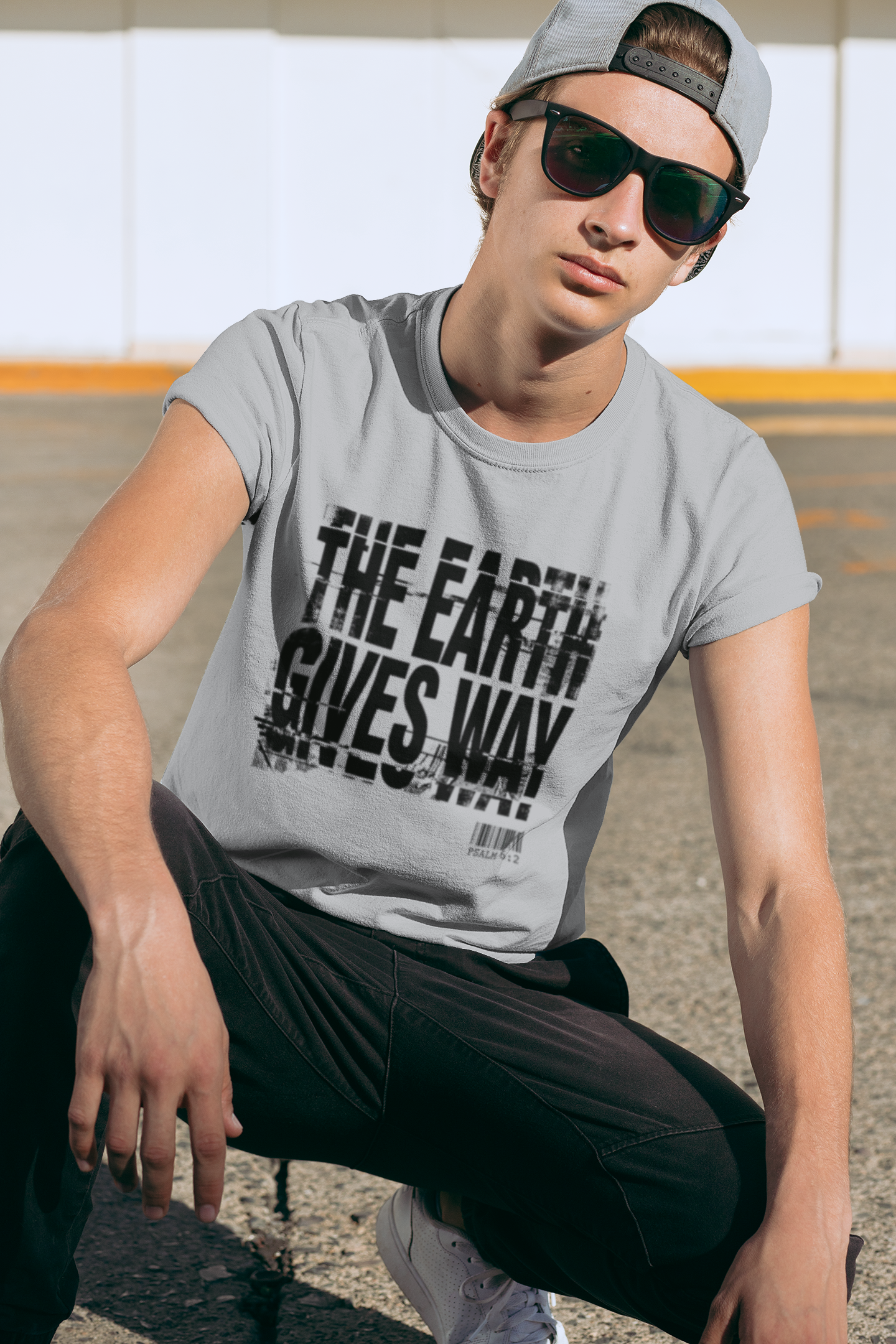 The Earth Gives Way Psalm 95:1 T-Shirt